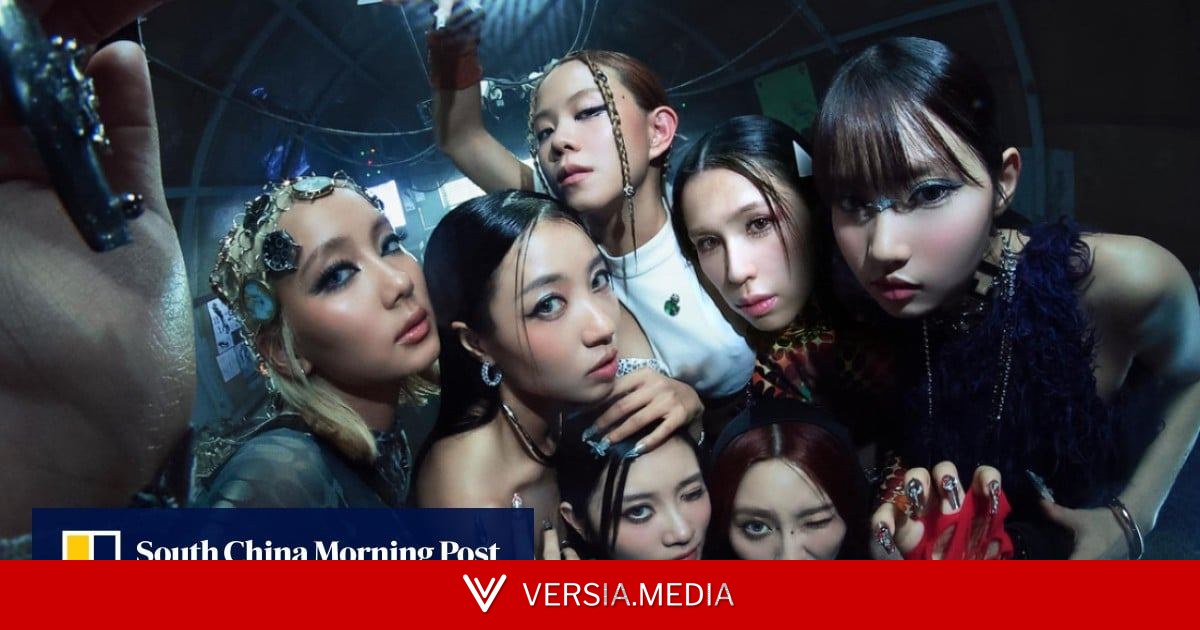 Hong Kong Book Fair: early birds slam chaotic queues to meet girl band Collar
